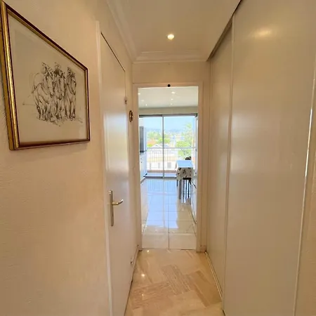 Cannes Marina Vue Exceptionnelle Port Et Piscine Apartamento *