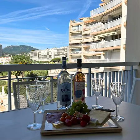 Cannes Marina Vue Exceptionnelle Port Et Piscine Apartment Mandelieu